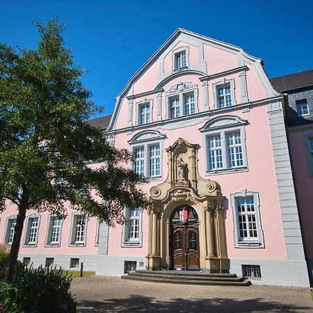 Historisches Deluxe Apartment Im Marianum Neuss Exterior foto