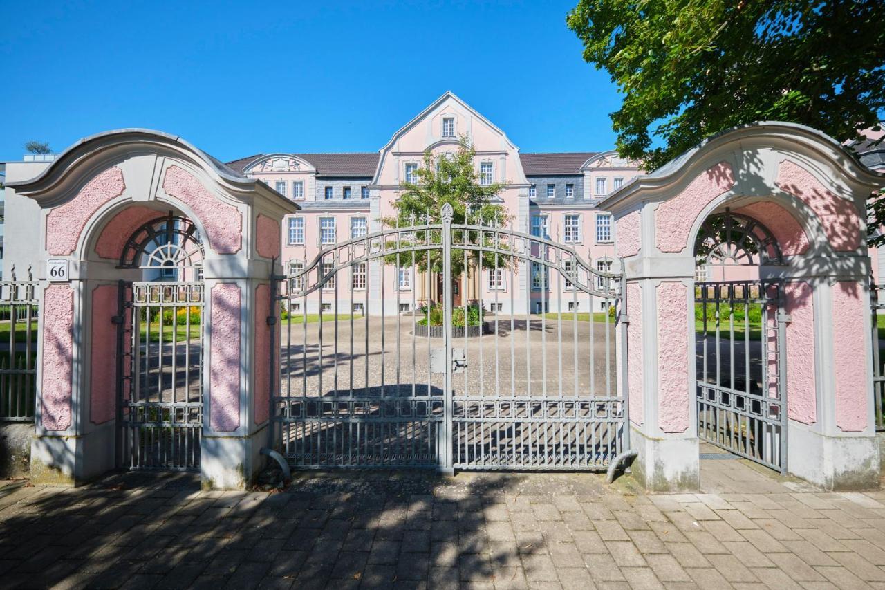 Historisches Deluxe Apartment Im Marianum Neuss Exterior foto