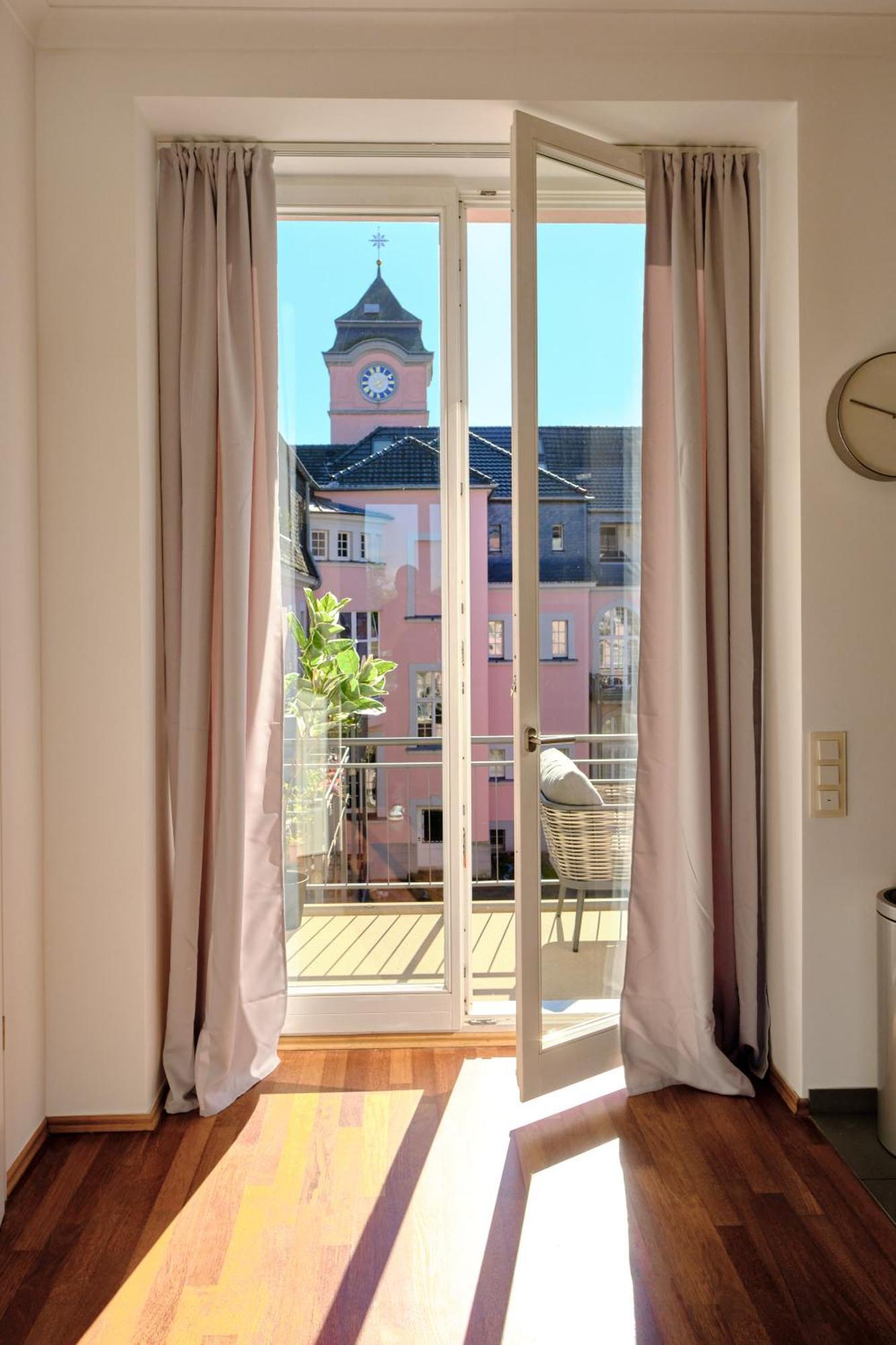 Historisches Deluxe Apartment Im Marianum Neuss Exterior foto